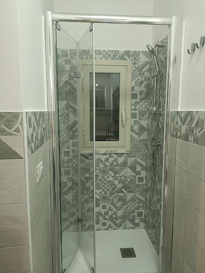 Nonno Pino Apartment Palermo Bagian luar foto